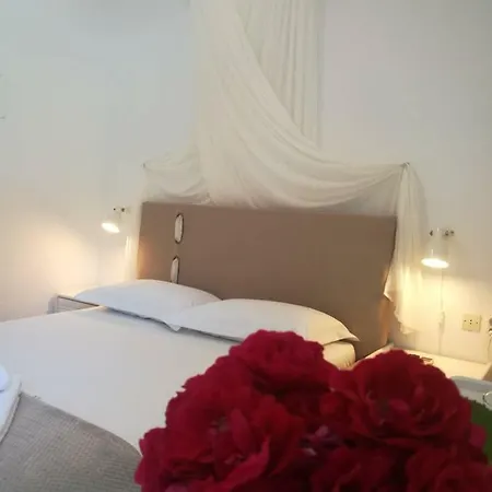 Andreas And Petrinela شقة Triovasálos